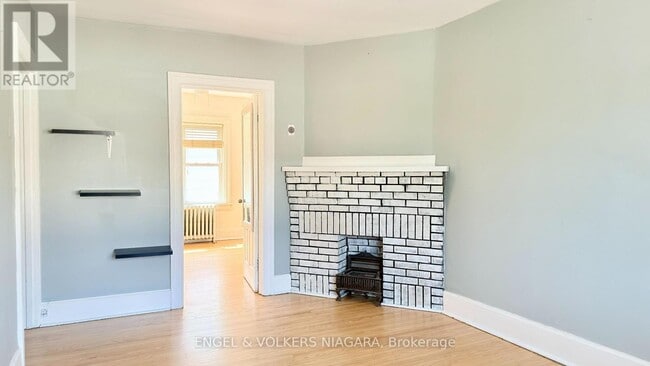 Building Photo - 5038 Huron St