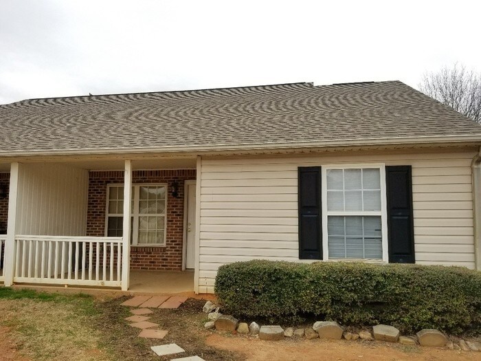 1006 Wildwood Ln, Spartanburg, SC 29301 House Rental in Spartanburg