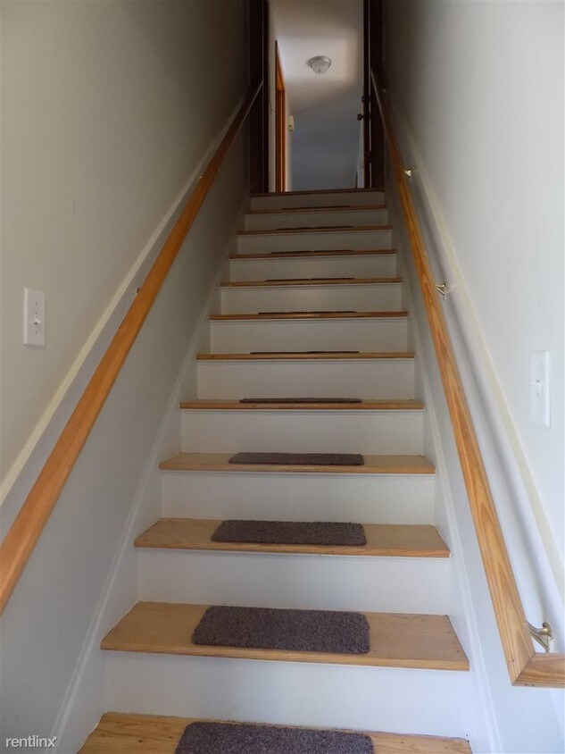 144 Pierremount Ave, New Britain, CT 06053 Condo for Rent in New