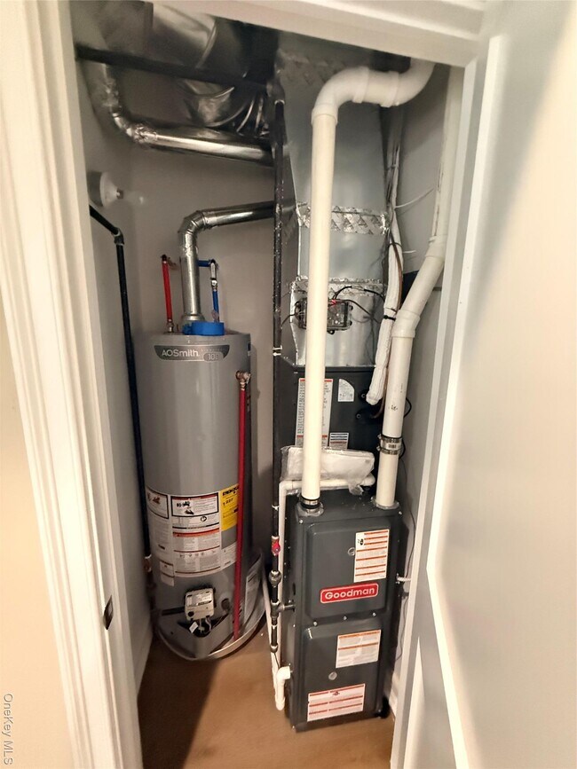 Building Photo - 122 Greenwich Ave