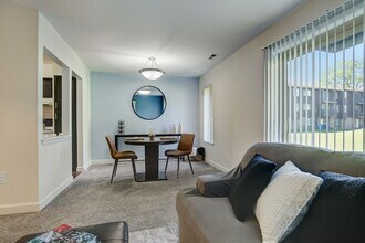 Building Photo - ReNew Franklin Hills