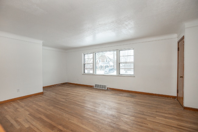 Building Photo - 160 Noble Beach Dr