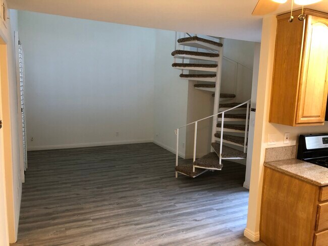 Building Photo - 11113 Moorpark St