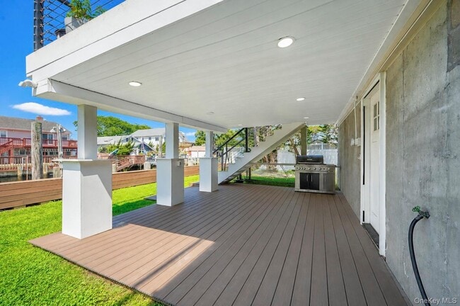 Building Photo - 308 Bedell St