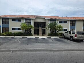 Building Photo - 1484 Lake Crystal Dr