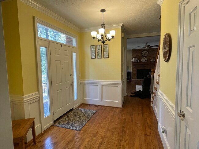 Foto del edificio - 1395 Woodbine Rd