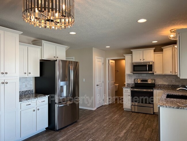 Building Photo - 1317 12th St SE