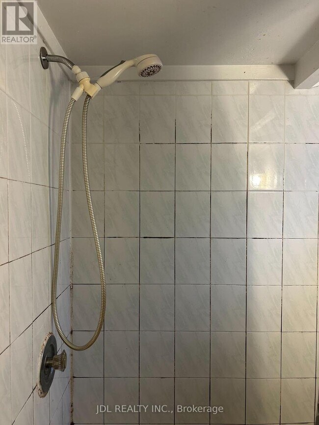 Photo du bâtiment - 62 Newlands Ave