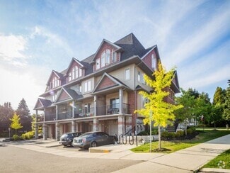 Building Photo - Property Name