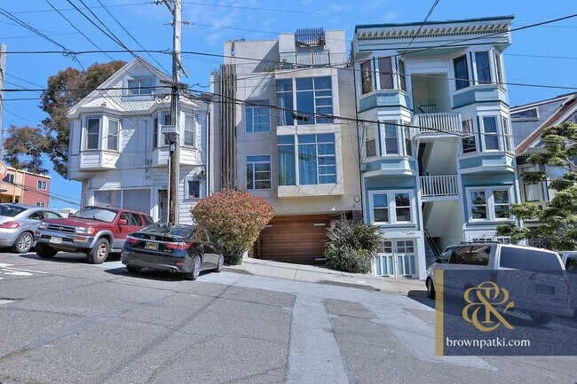 Building Photo - 807 Kansas St