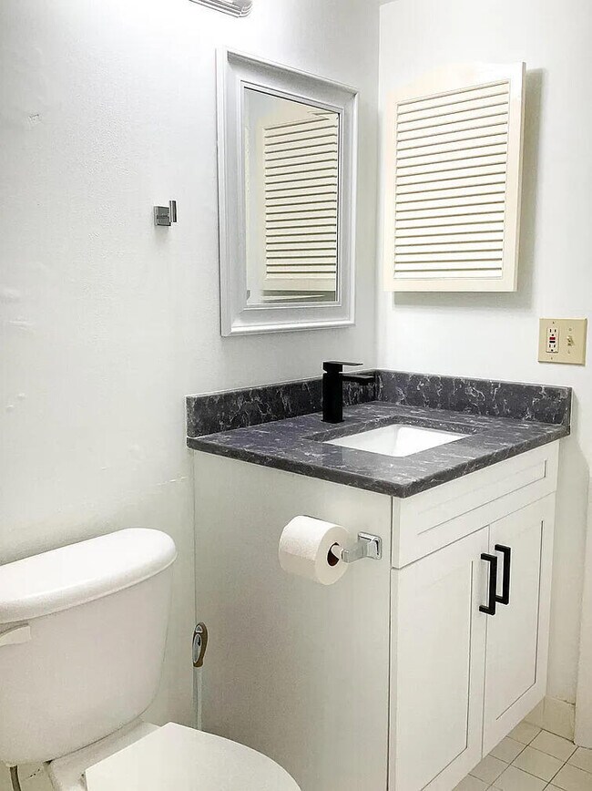 Foto del edificio - 2828 Tennis Club Dr