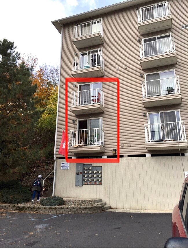 El cuadrado rojo es una sola unidad. - REANEY PARK APTS
