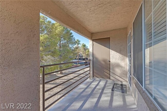 Building Photo - Summerlin South | 2 Bedroom | 2 Bathroom | Flexible 1–12 Month Lease | Perfect For Traveling Prof...