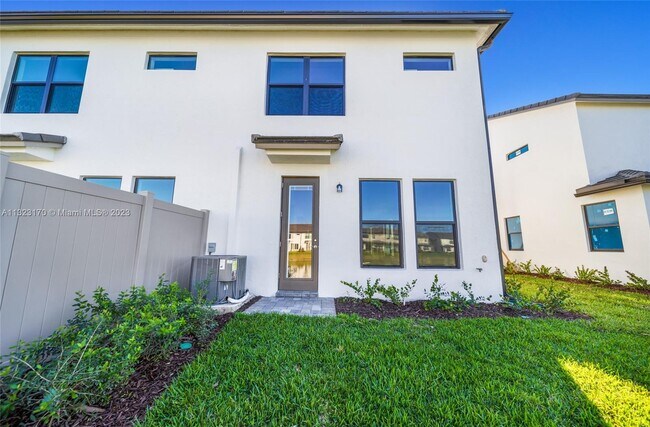 Building Photo - 2163 Appleton Cir N