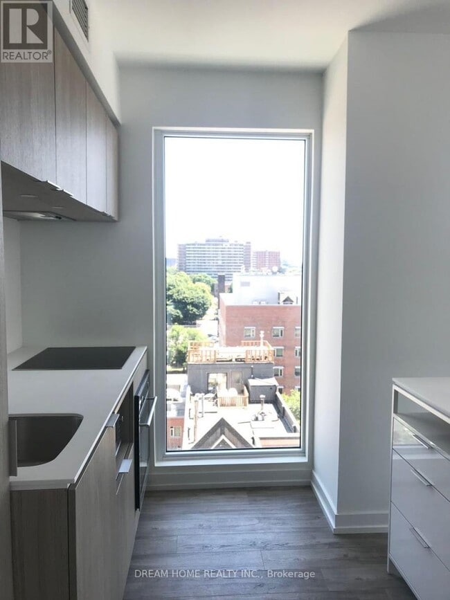 Building Photo - 77 Shuter St