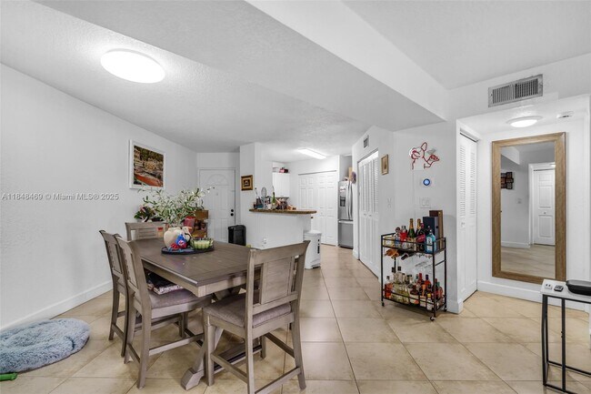 Foto del edificio - 6288 NW 186th St