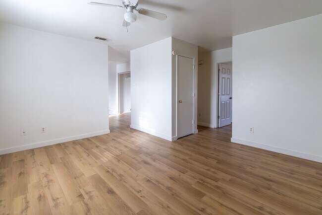 Foto del edificio - 1601 Benttree Dr