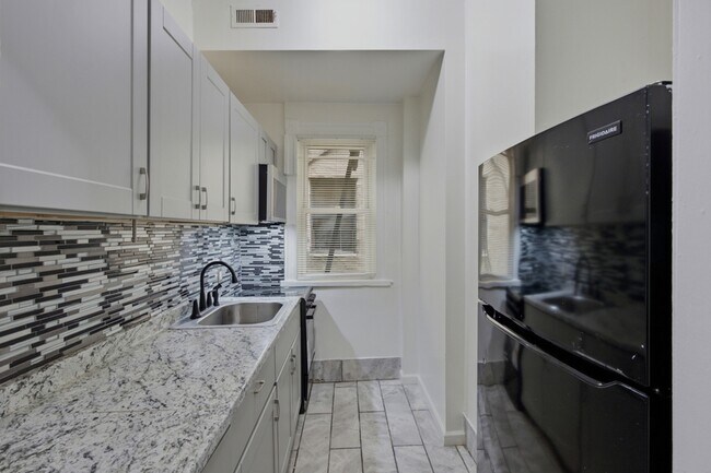 Foto del edificio - 1409 McCulloh St