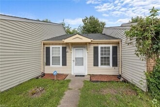 Building Photo - 582 Peregrine St
