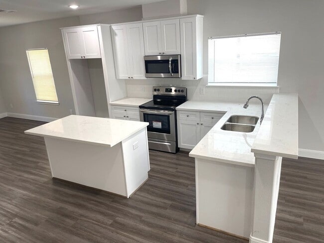 Foto del edificio - 5214 Mayle St