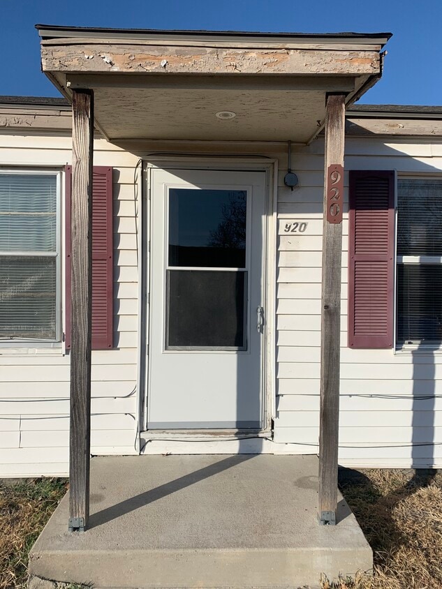 920 S Summit St Unit 920, El Dorado, KS 67042 Apartments in El Dorado