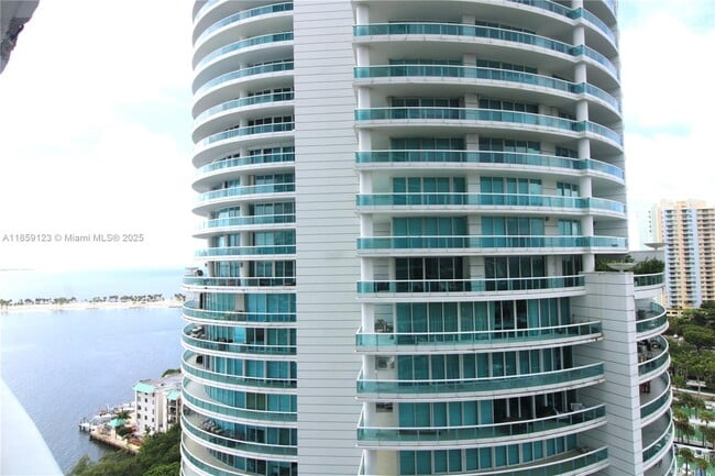Building Photo - 2101 Brickell Ave