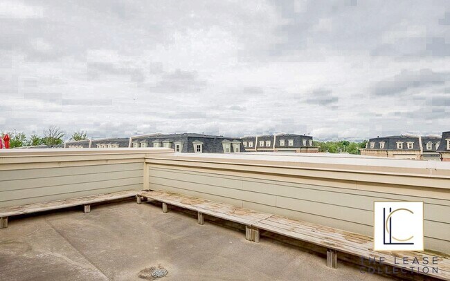 Foto del edificio - 726 River Mist Dr