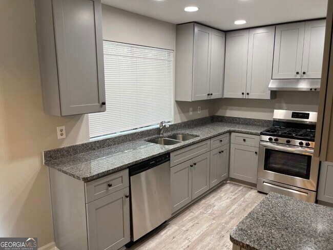 Building Photo - 104 Doubletrace Ln