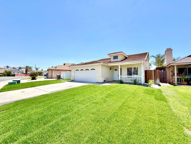 Building Photo - Inviting 4 Bedroom 2 Bathroom Menifee Home with Spacious Backyard & 2 Covered Patios