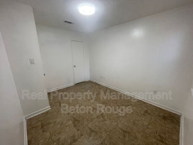 Foto del edificio - 1511 Cristy Dr