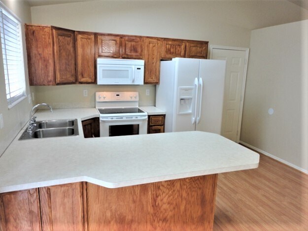 Building Photo - 859 W 2005 N