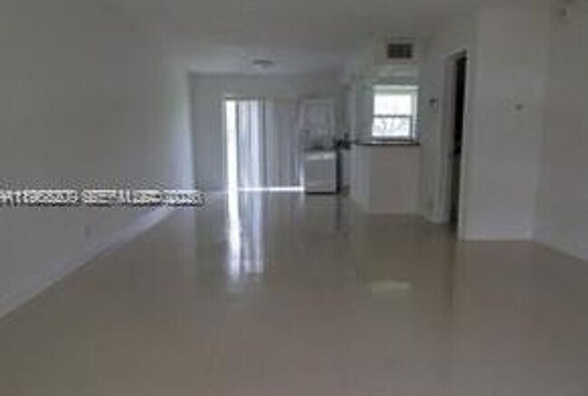 Foto del edificio - 2021 NW 59th Terrace
