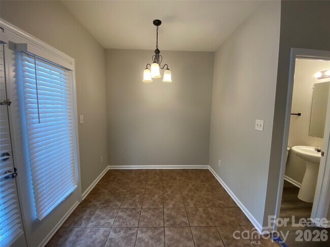 Foto del edificio - 10310 McGoogan Ln