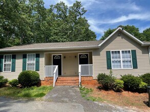 Building Photo - 2962 Forest Park Dr
