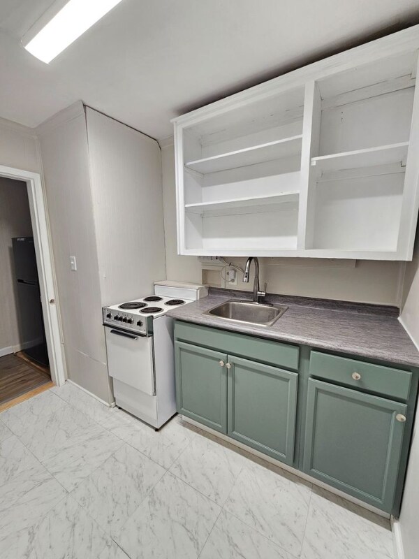 Foto del edificio - 5130 Lord Tennyson Rd