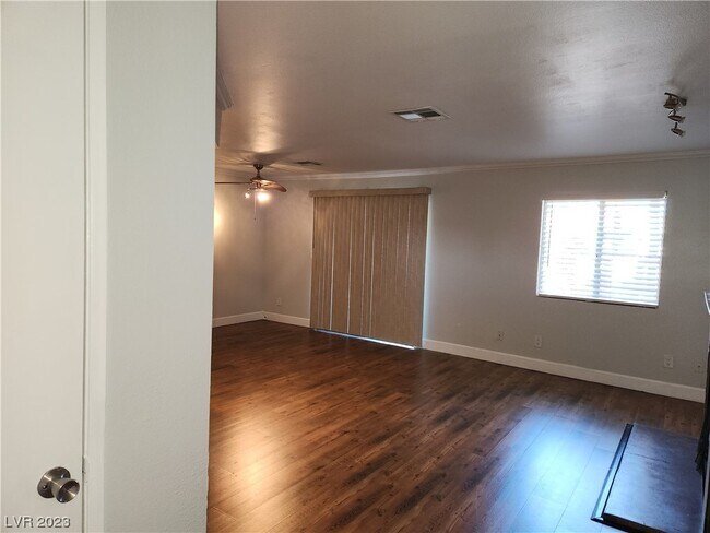Foto del edificio - 8600 W Charleston Blvd