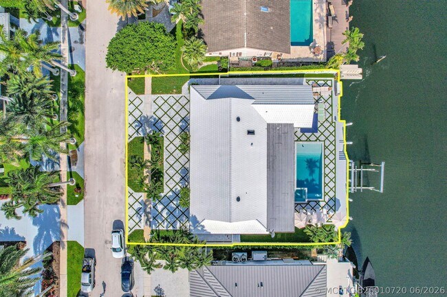 Building Photo - 885 Nafa Dr
