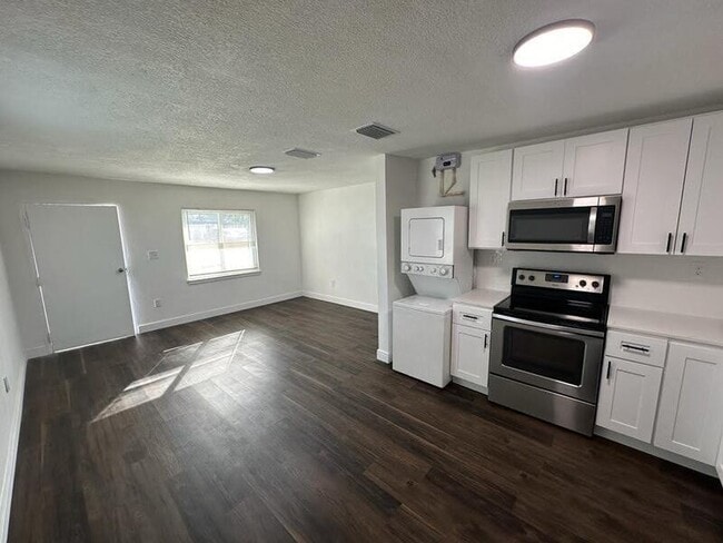 Building Photo - 2111 Mara Ct