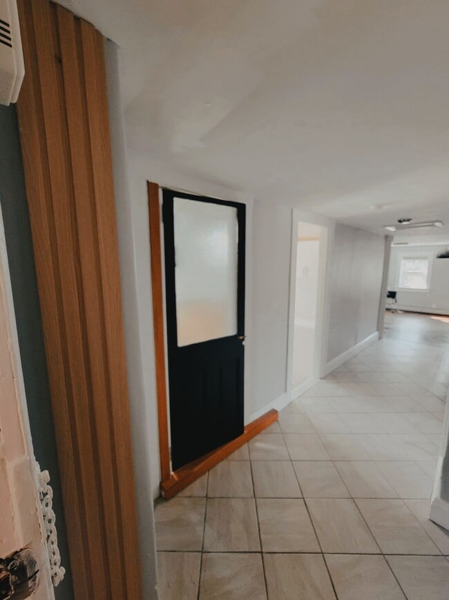 Foto del edificio - 84 Progress Ave