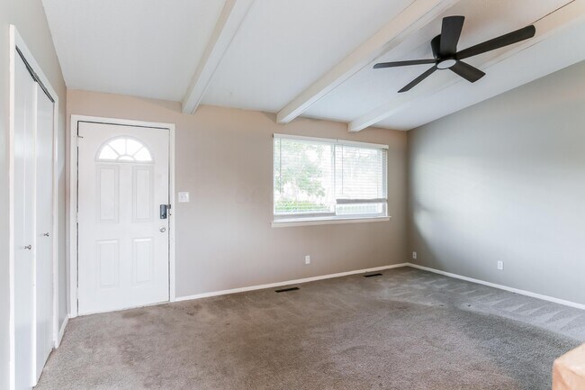 Foto del edificio - 4807 Warminster Dr