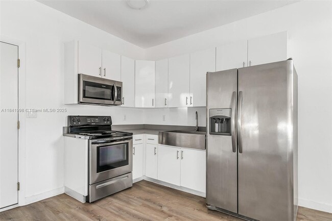 Foto del edificio - 402 NW 12th Ave