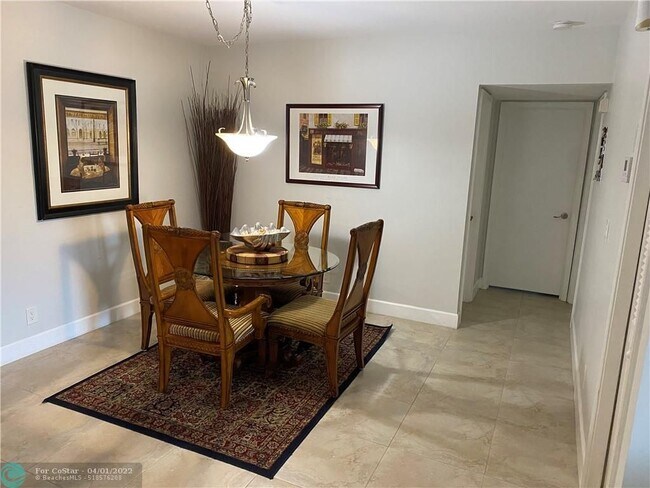 Foto del edificio - 8406 W Sample Rd