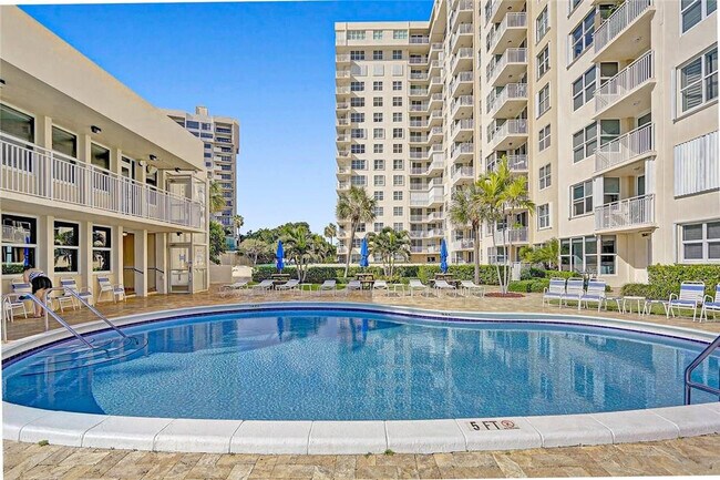 Foto del edificio - 5200 N Ocean Blvd