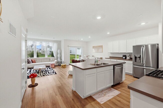 Foto del edificio - 5920 Hawkweed Dr