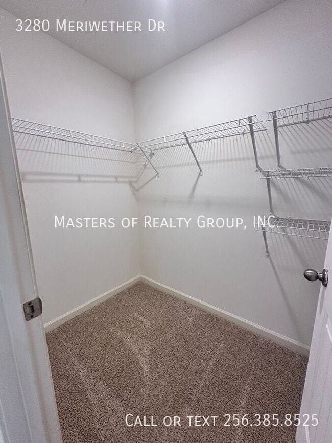 Building Photo - 3280 Meriwether Dr