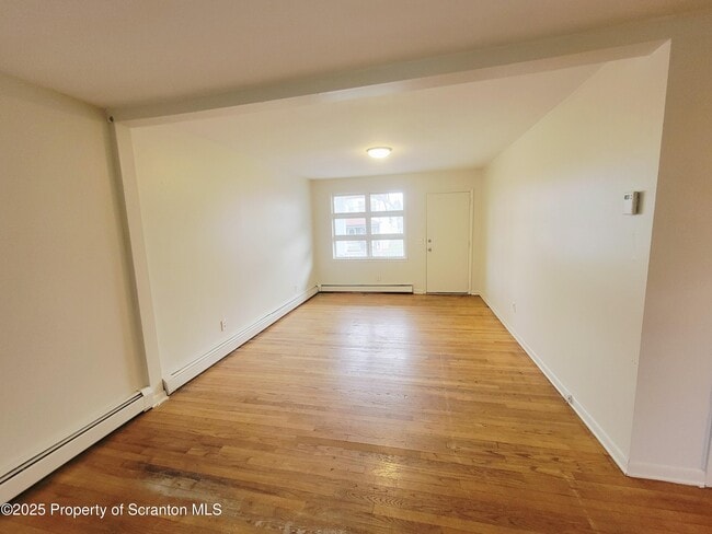 Foto del edificio - 940 E Elm St