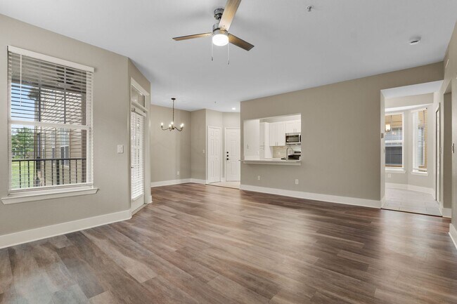 Building Photo - Newly Renovated 2-Bedroom Corner Unit in G...