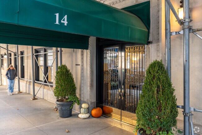 Building Photo - 14-30 E 90th St