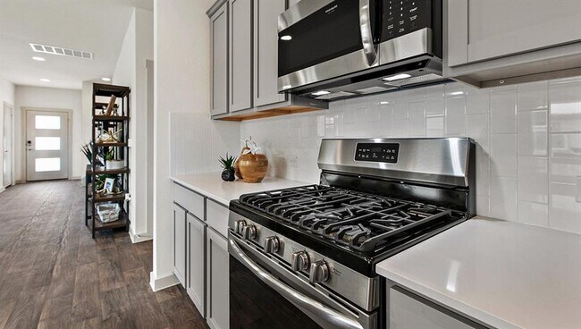 Foto del edificio - 3704 Beechmont Dr.