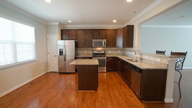Open concept Kitchen - 1207 Heritage Links Dr